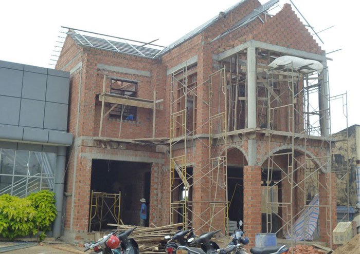 Có được mượn tuổi làm nhà hay không