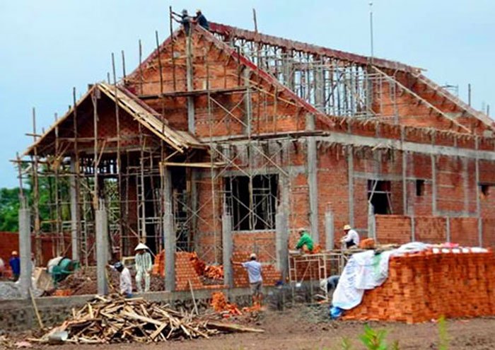 Có nên mượn tuổi làm nhà hay không